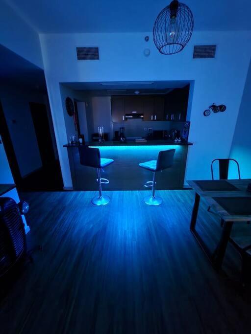 شقة Cozy 1Br In Iconic Tower أبو ظبي المظهر الخارجي الصورة