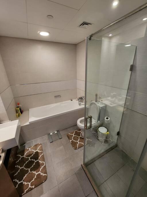 شقة Cozy 1Br In Iconic Tower أبو ظبي المظهر الخارجي الصورة