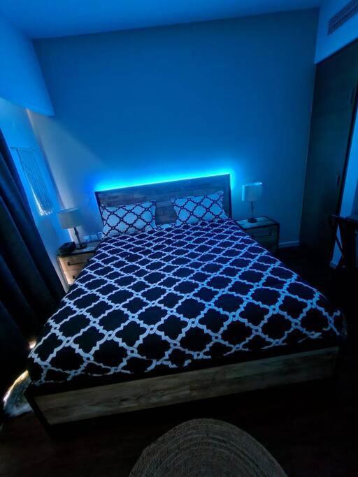 شقة Cozy 1Br In Iconic Tower أبو ظبي المظهر الخارجي الصورة